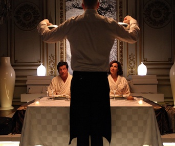 Une scène du film La cage dorée
