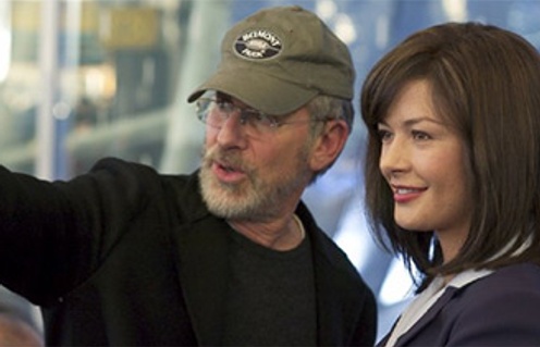 Steven Spielberg et Catherine Zeta-Jones sur le plateau de The Terminal