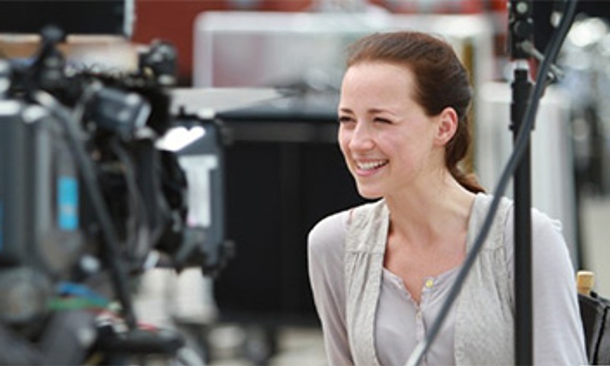 Karine Vanasse jouera dans Buddha's Little Finger