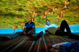 Une scène du film T2: Trainspotting Une scène du film T2: Trainspotting