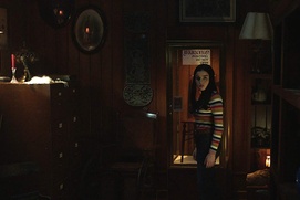 Une scène du film Annabelle Comes Home
