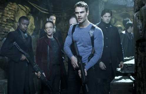 Theo James dans Underworld: Awakening