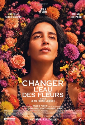 Changer l'eau des fleurs