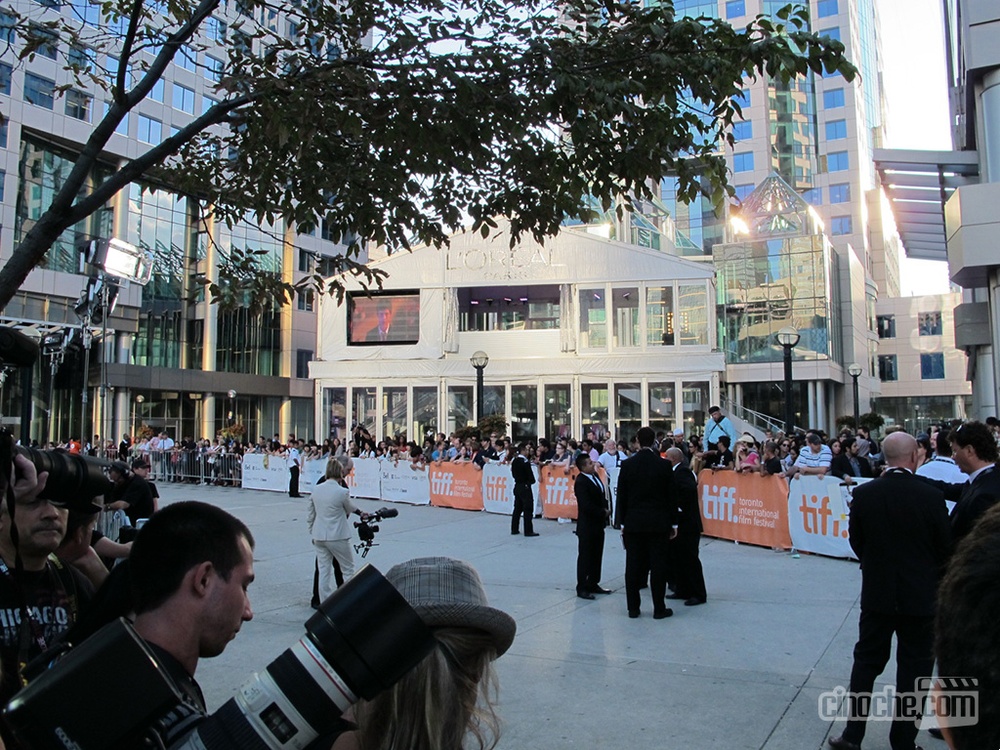 TIFF 2012 - Sur le tapis rouge de Looper