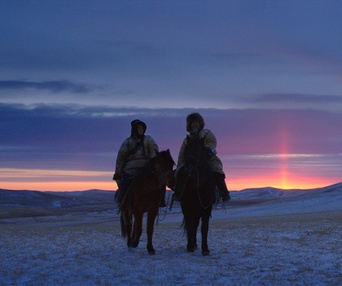 Une scène du film Wolf Totem