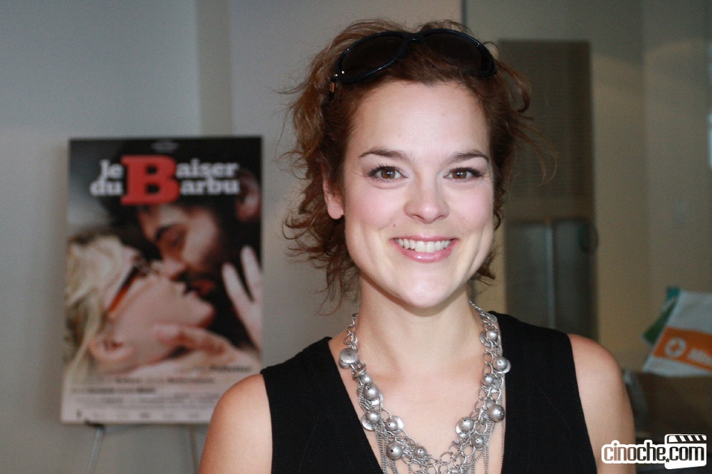 Sur le tapis rouge du film Le baiser du barbu