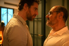 Une scène du film Et plus si affinités