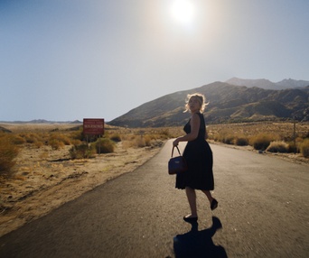 Une scène du film Don't Worry Darling