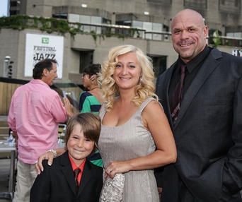 Sur le tapis rouge de Louis Cyr : L'homme le plus fort du monde