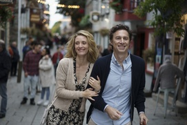 Affiche du film Chez les beaux-parents Affiche du film Chez les beaux-parents