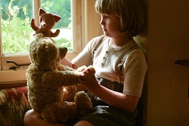 Une scène du film Goodbye Christopher Robin