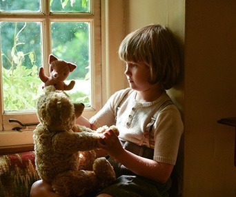 Une scène du film Goodbye Christopher Robin