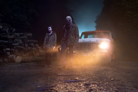 Une scène du film The Strangers: Chapter 1 Une scène du film The Strangers: Chapter 1