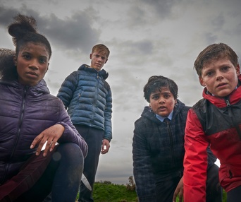 Une scène du film The Kid Who Would Be King