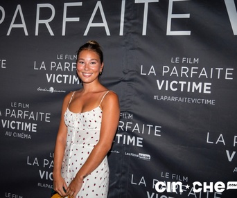 Sur le tapis rouge du film La parfaite victime