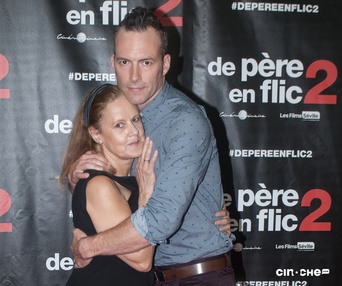 Sur le tapis rouge du film De père en flic 2