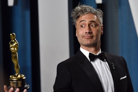 Sur le tapis rouge du party Vanity Fair des Oscars 2020 Sur le tapis rouge du party Vanity Fair des Oscars 2020