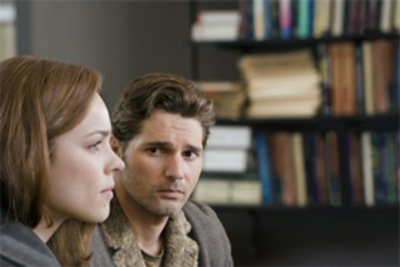 Eric Bana et Rachel McAdams dans le film Le temps n'est rien