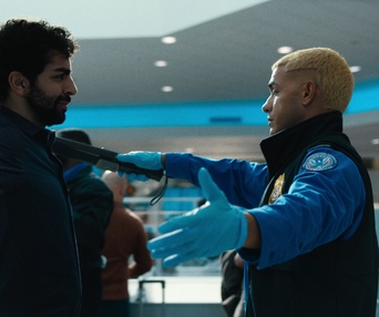 Une scène du film Carry-On