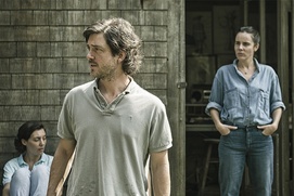 Une scène du film Les êtres chers