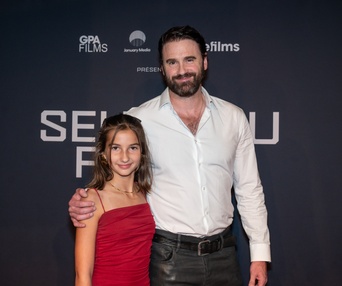 Première du film Seule au front (Out Standing)