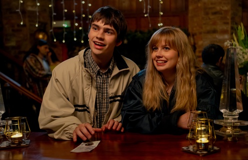 Spike Fearn (Owen) et Angourie Rice (Emily)