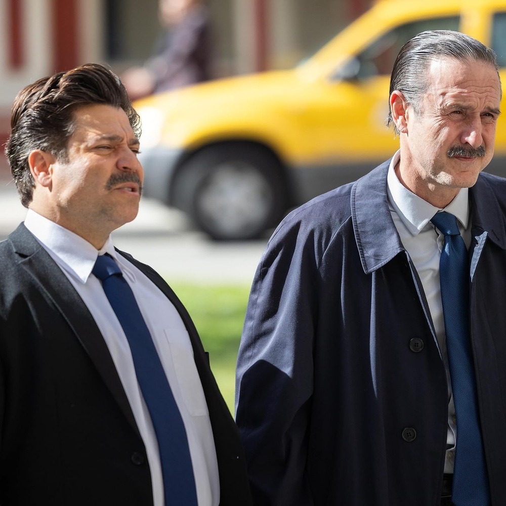 MOB COPS (2025) - Film - Cinoche.com