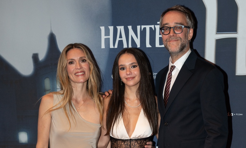 Hantée : India Desjardins et ses vedettes envoûtent le tapis rouge avant la sortie du film