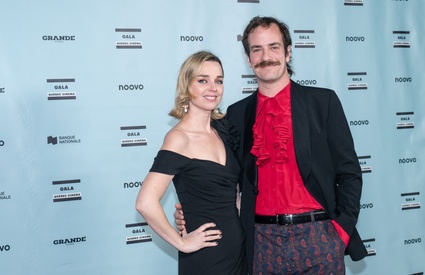 Image de l'article Photos : Viviane Audet et Robin-Joël Cool défilent sur un tapis rouge avec leurs enfants
