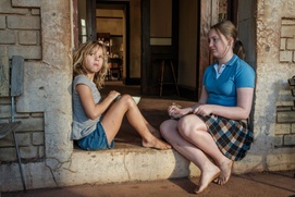 Images du film Don't Let's Go to the Dogs Tonight