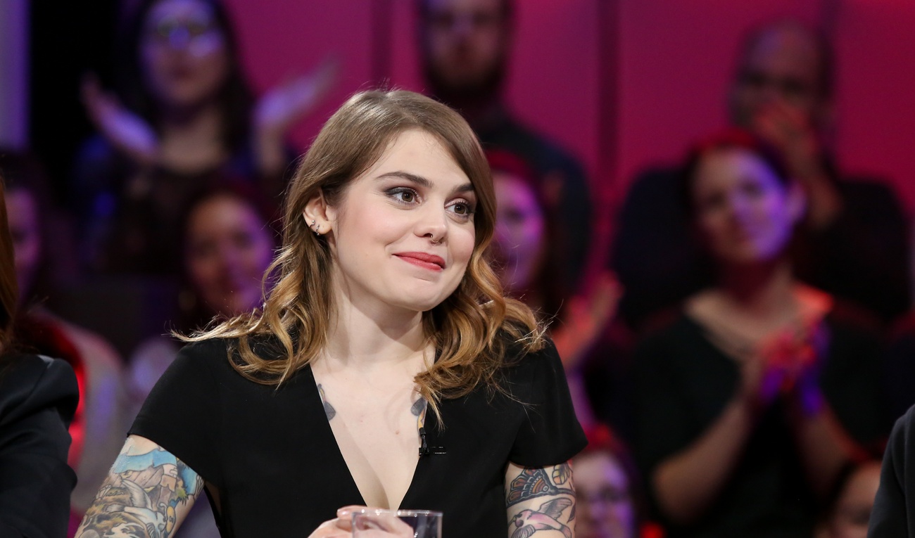 Coeur de pirate revient sur sa relation controversée avec une transgenre