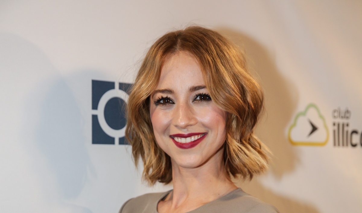 Karine Vanasse jouera la blonde de Louis-José Houde dans la suite de De père en flic