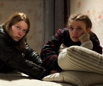 Une scène du film Roubaix, une lumière