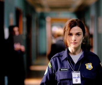 Une scène du film The Whistleblower