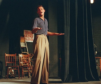 Scène du film Madame Henderson présente