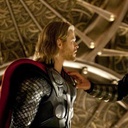 Anthony Hopkins et Chris Hemsworth dans le film Thor