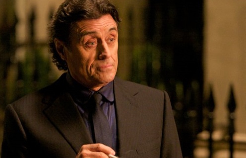 Ian McShane dans 44 Inch Chest