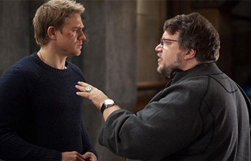 Guillermo del Toro et Charlie Hunnam dans Pacific Rim
