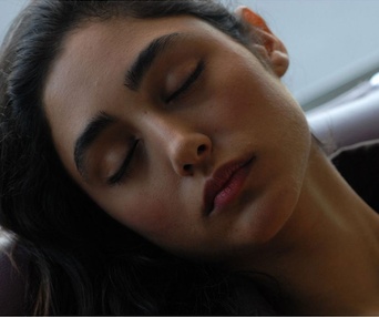 Une scène du film Si tu meurs, je te tue