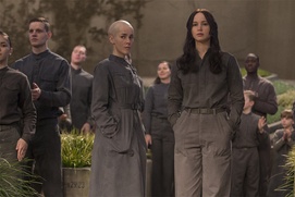 Une scène du film The Hunger Games: Mockingjay - Part 2 Une scène du film The Hunger Games: Mockingjay - Part 2