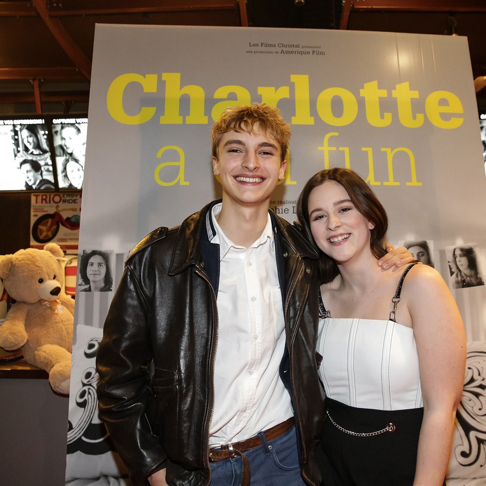 Sur le tapis rouge du film Charlotte a du fun