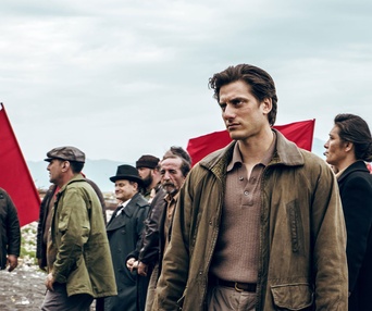 Une scène du film Martin Eden