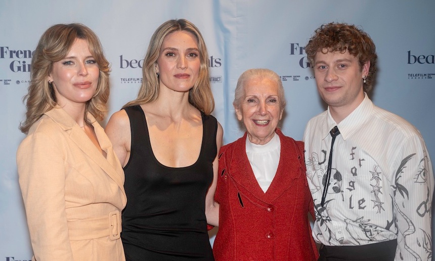 Les stars défilent sur le tapis rouge de la comédie Chez les beaux-parents