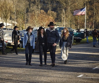 Une scène du film Les cowboys