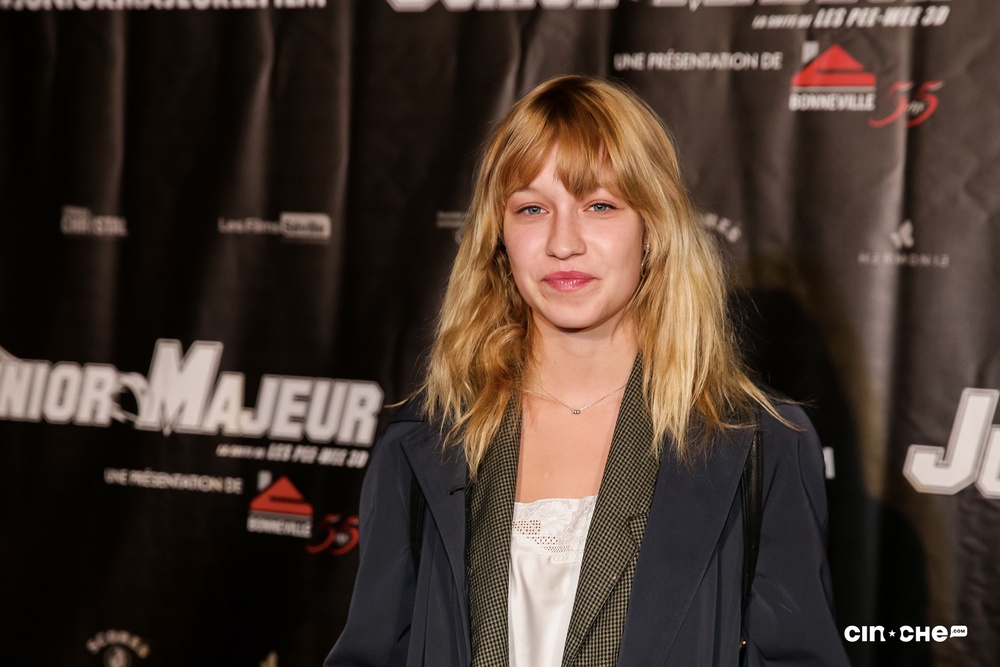 Sur le tapis rouge du film Junior majeur