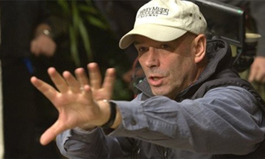 Martin Campbell s'intéresse à Alpha