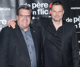Sur le tapis rouge du film De père en flic 2