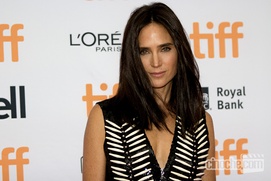 Sur le tapis rouge du film American Pastoral Sur le tapis rouge du film American Pastoral