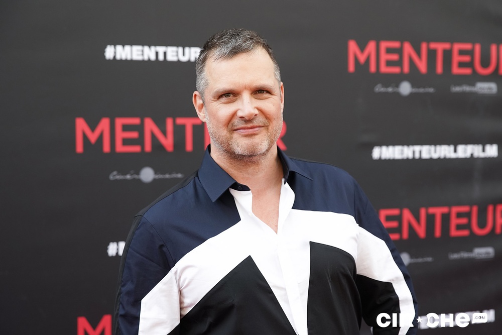 Sur le tapis rouge du film Menteur
