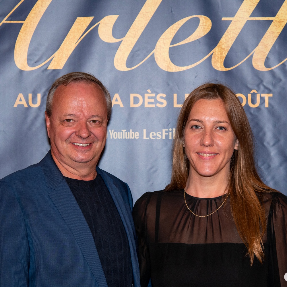 Sur le tapis rouge du film Arlette